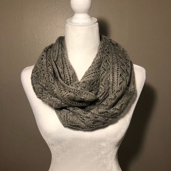 CHARLIE Paige infinity scarf gray with a shimmer - Picture 1 of 8
